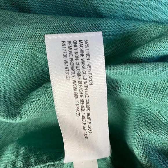 Women's Green Linen Blend button-down shirt - Picture 6 of 7
